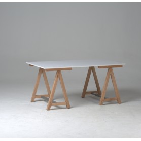 TABLE TRETEAU